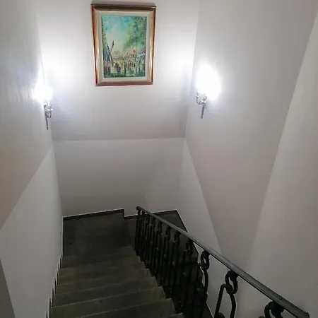 Oberdan's Paradise Lt * Florencja